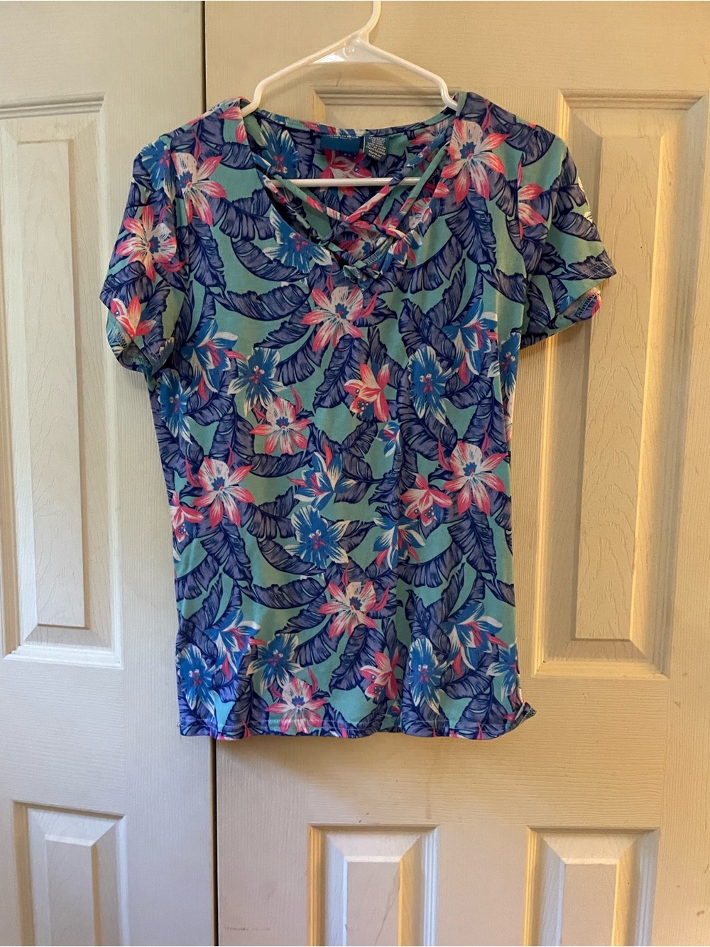 Caribbean Joe size medium teal blue flower pattern blouse